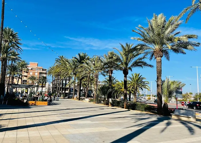 Puerto Harbour Views * دينايا