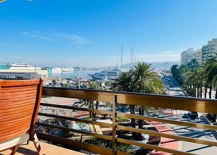 Puerto Harbour Views * دينايا