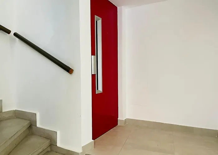 Puerto Harbour Views * دينايا